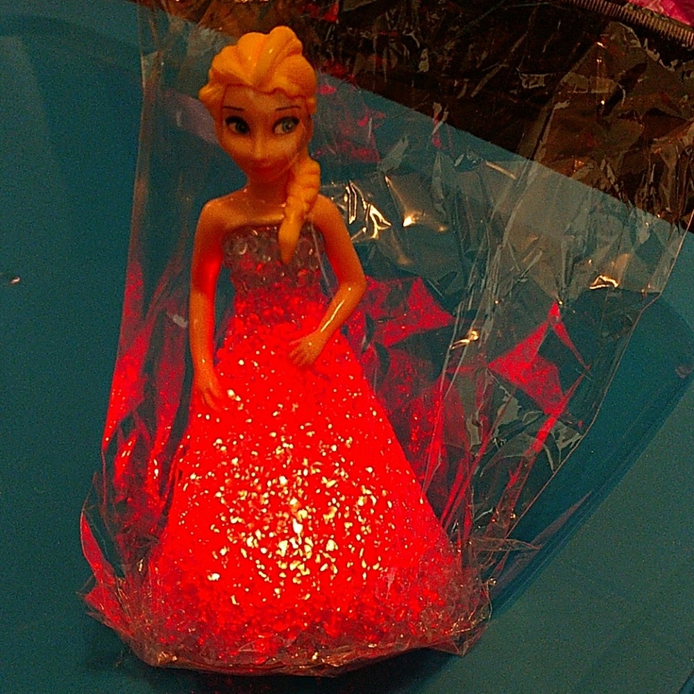 Disney frozen Elsa light up doll - Picture 4 of 4